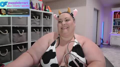 Puggie -  online show from May 27, 5:37 pm