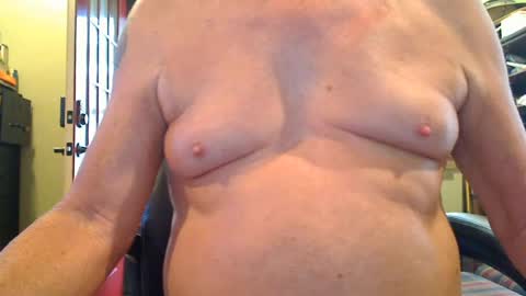 pulltoy1 online show from August 9, 6:42 pm