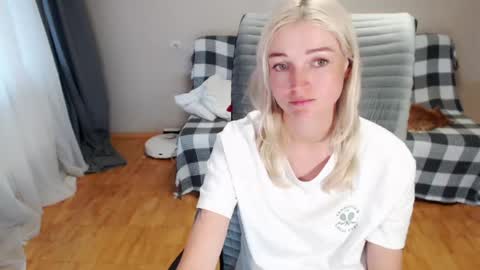 Polly online show from June 11, 2:01 pm