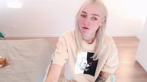 Polly online show from August 6, 3:11 pm