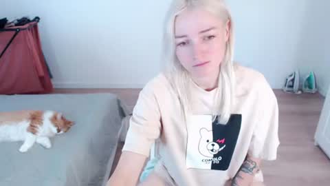 Polly online show from August 9, 5:41 am