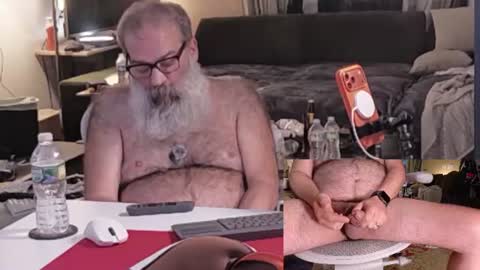 Pup And Papa bear online show from June 26, 3:10 am