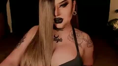 puquellas online show from August 3, 9:11 pm