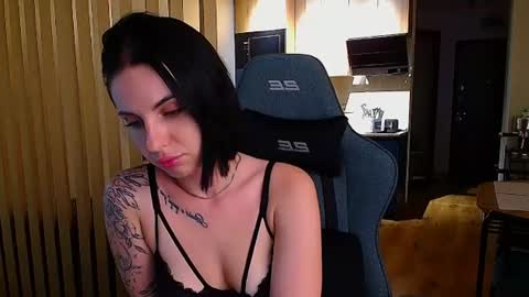 Julia online show from August 11, 5:26 pm