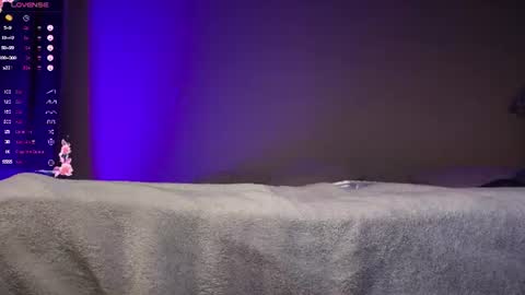 puredesire_ online show from August 6, 8:41 pm