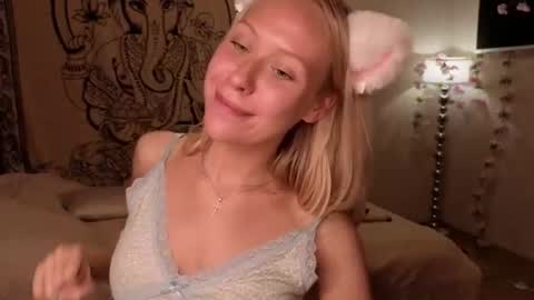 Megan online show from July 1, 10:00 pm