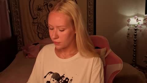 Megan online show from August 3, 1:51 pm