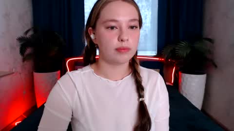 pureledy online show from August 15, 1:53 am