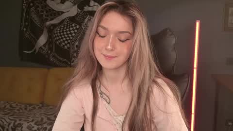 Bella online show from May 31, 2:24 am