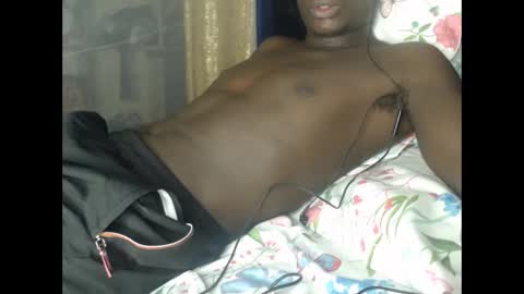purple_hearts online show from June 10, 11:22 pm