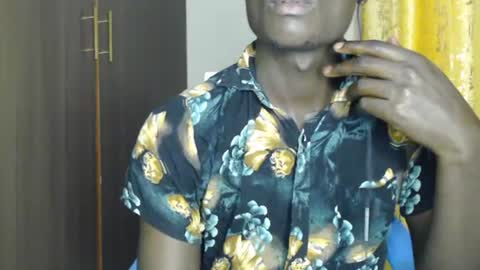 purple_hearts online show from July 22, 4:04 am