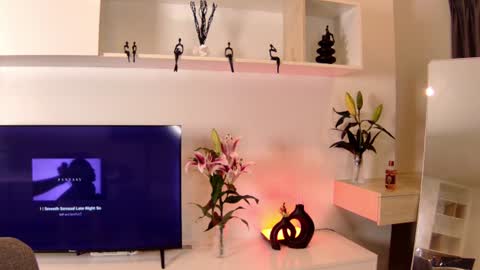 Please Follow me 3 online show from August 14, 1:20 am