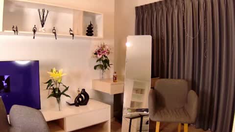 Please Follow me 3 online show from August 15, 10:03 pm