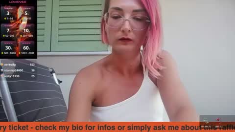 PurpleRainn69  Dina online show from August 6, 3:00 pm