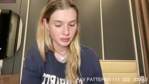 Lina online show from August 1, 6:25 pm