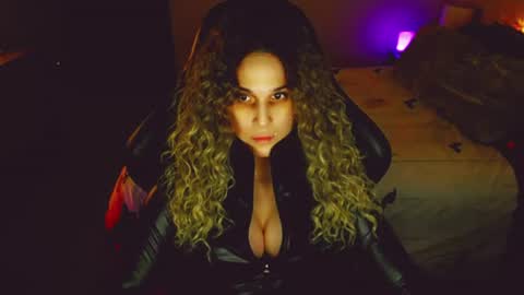 Kitty online show from August 4, 2:03 pm