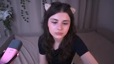 Ava online show from June 13, 8:50 pm