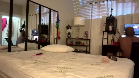 qbizzle3 online show from July 18, 5:41 am