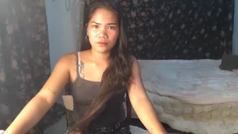 qeeun_genalyn online show from August 8, 2:06 pm