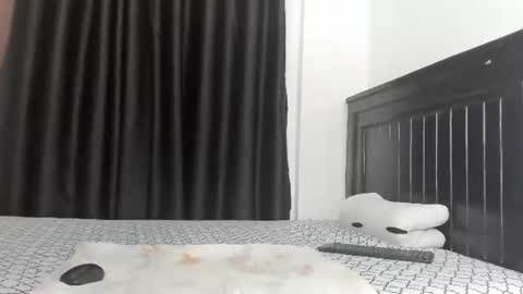 queen_armani online show from July 28, 3:45 am