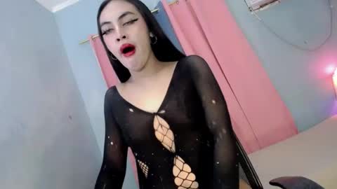 queen_danaya online show from August 12, 10:01 pm