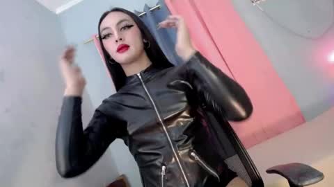 queen_danaya online show from August 14, 12:58 am