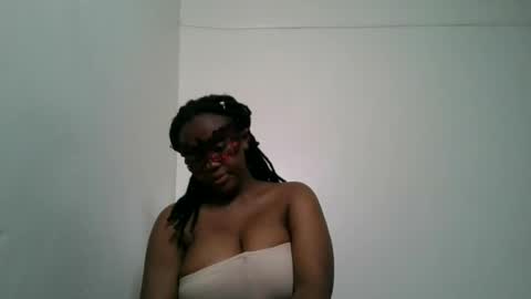 Queen kikih online show from August 14, 7:50 pm