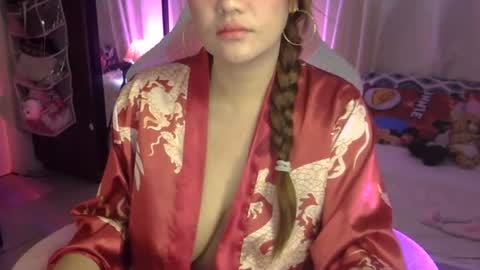 QuinnHen online show from August 9, 12:55 am