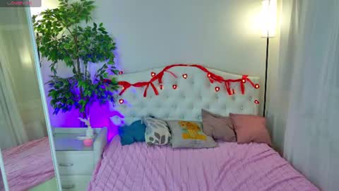 Michelle online show from August 1, 9:10 pm