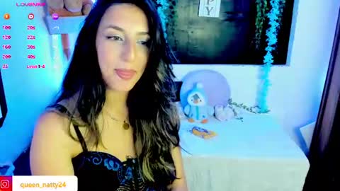 queen_natttyy online show from July 3, 5:53 am