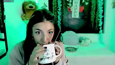 queen_natttyy online show from July 15, 3:40 am