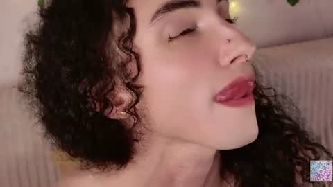 queen_of_tease online show from July 11, 7:03 am