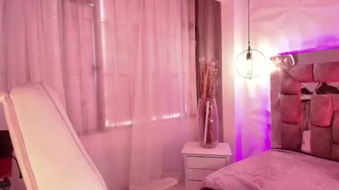 queen_perla_ online show from July 28, 5:08 pm