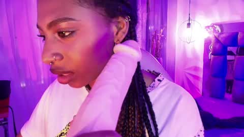 queen_perla_ online show from July 30, 3:30 pm