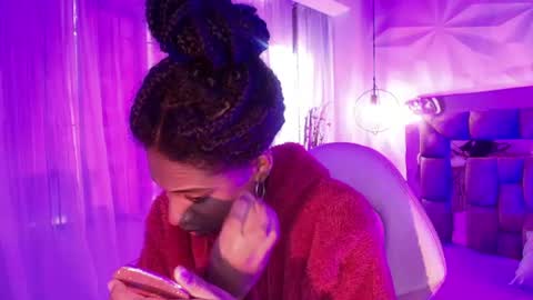 queen_perla_ online show from July 31, 1:06 pm