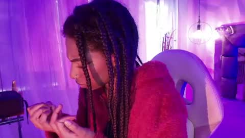 queen_perla_ online show from July 31, 3:40 pm