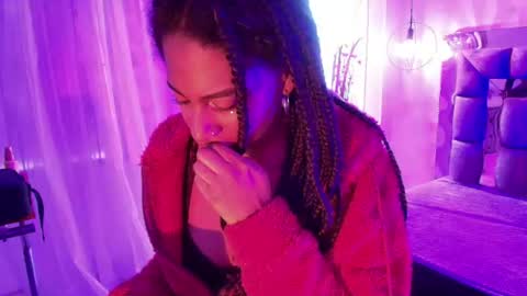 queen_perla_ online show from July 31, 4:45 pm