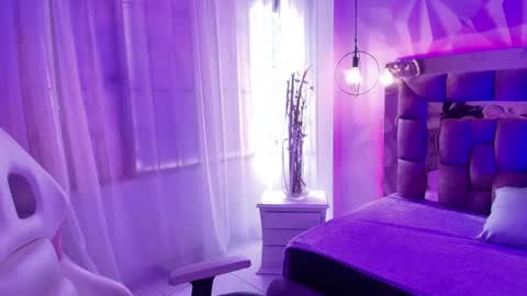 queen_perla_ online show from July 31, 5:51 pm