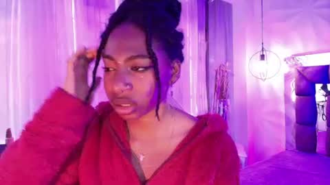 queen_perla_ online show from July 31, 6:57 pm