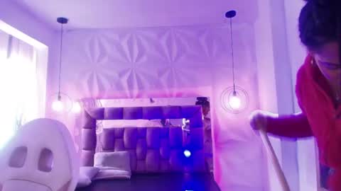 queen_perla_ online show from July 31, 9:09 pm