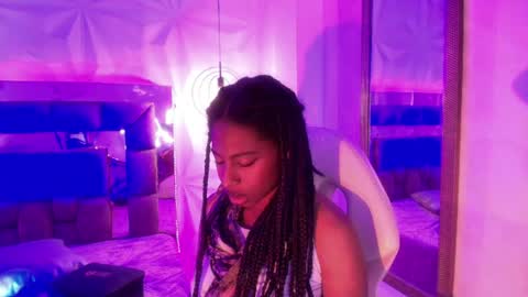 queen_perla_ online show from August 2, 9:44 pm