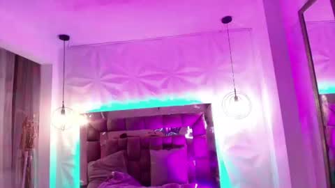 queen_perla_ online show from August 5, 12:14 pm