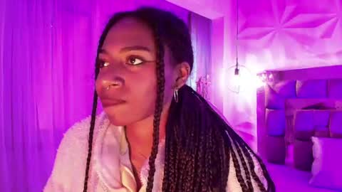queen_perla_ online show from August 9, 10:11 pm
