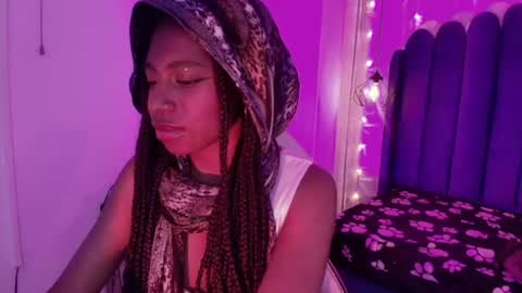 queen_perla_ online show from September 9, 1:30 pm