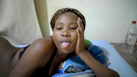 queen_slender online show from August 10, 8:32 pm