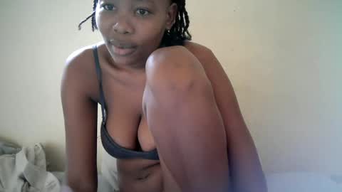 queen_slender online show from August 15, 9:46 am