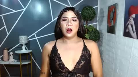 queen_tracy online show from June 14, 11:18 am