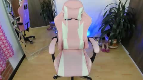 queen_violetha online show from March 22, 10:47 pm