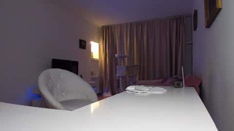 m online show from August 11, 7:27 pm