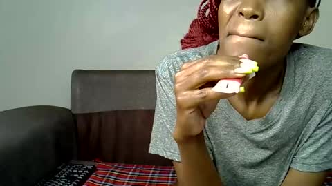 queenbeka online show from May 12, 10:37 am
